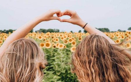 5 Ideas for What to Do if You’re Alone on Valentine’s Day [Galentine’s Day 2023]