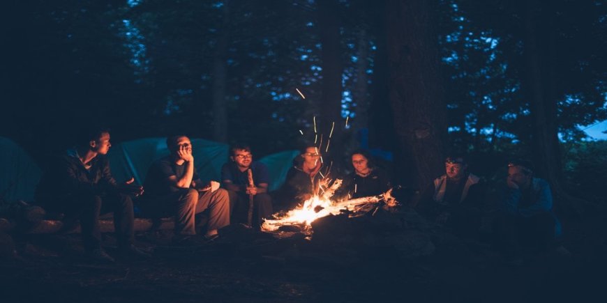 How To Start A Bonfire in 2023: Safety Tips