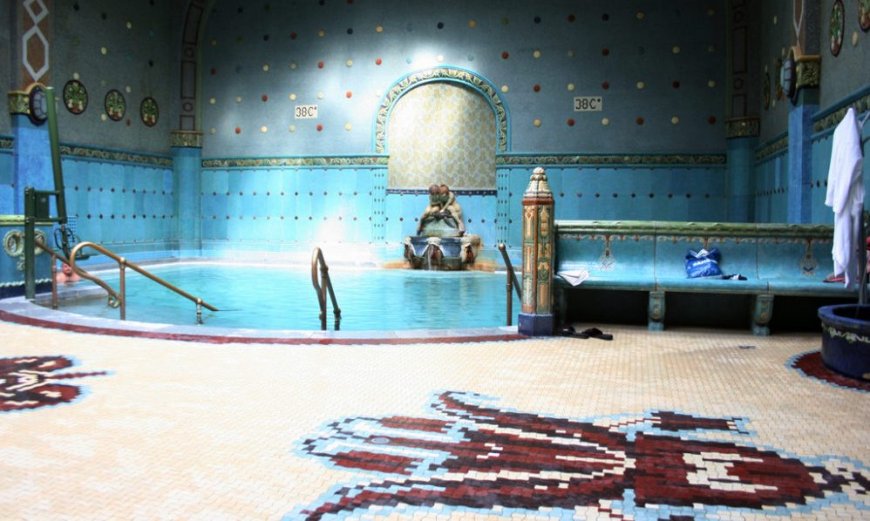 10 of the Most Incredible Pools in the World