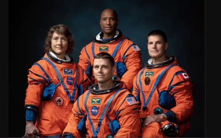 Buckle Up, Folks: We’re Going Back to the Moon for the First Time in 50 Years