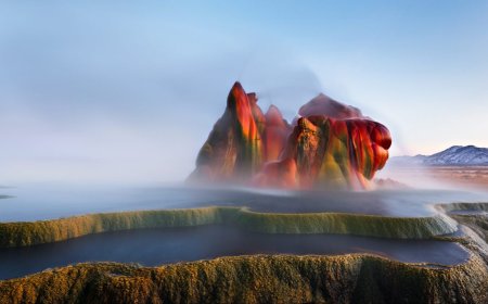 10 Mind-Blowing Geyser Hikes In The Western United States