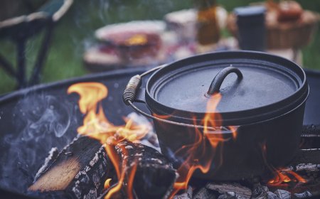 Camping Dutch Ovens: Iron vs Aluminum
