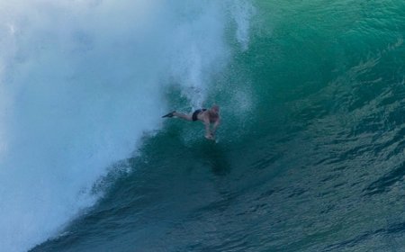 WATCH: Bodysurfer Kalani Lattanzi Rides Massive 25-Foot Wave in Sydney