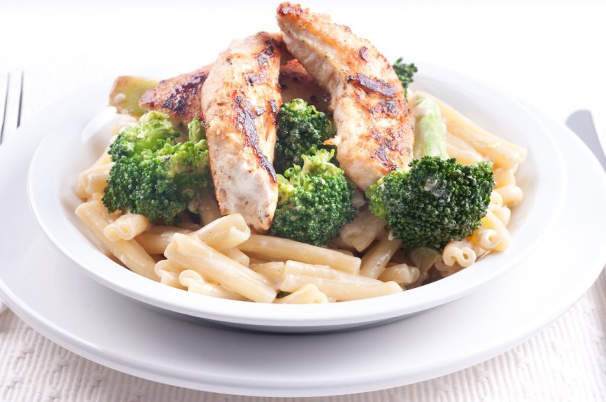 Dutch Oven Recipe: Chicken Pasta With Herbs