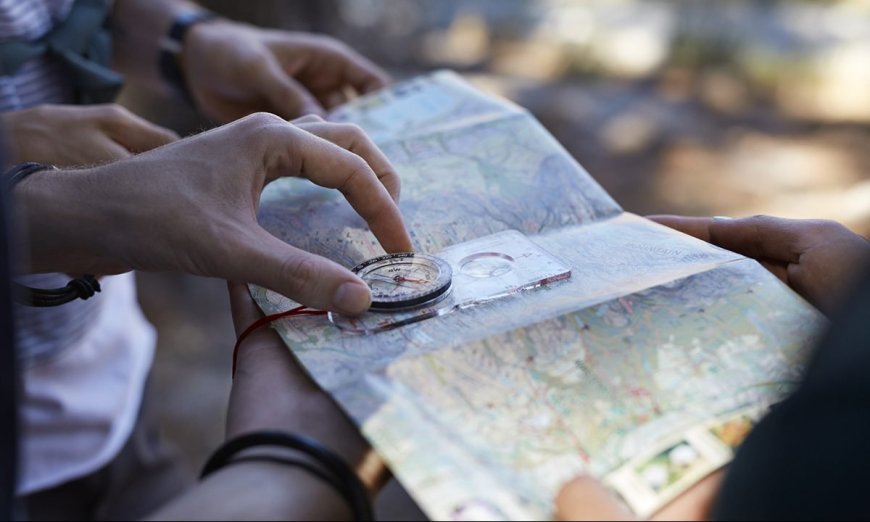 How Bear Grylls makes his own compass