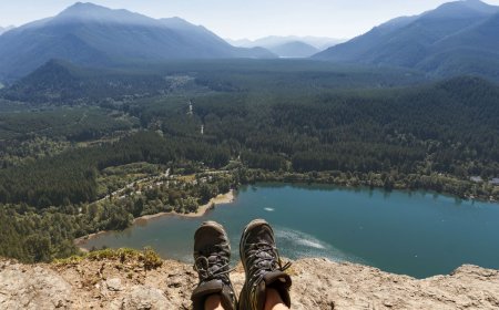 Rattlesnake Ledge Trail: The Most Popular Trail in Washington State