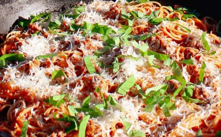 One Pot Spaghetti Camping Recipe: Simple 5 Minute Prep!