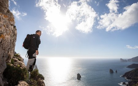 How Bear Grylls Survives Being Lost at Sea