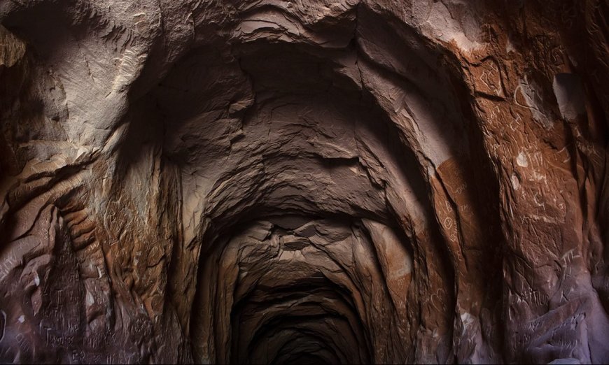Belly of the Dragon: A Must-Stop Spot in Southern Utah