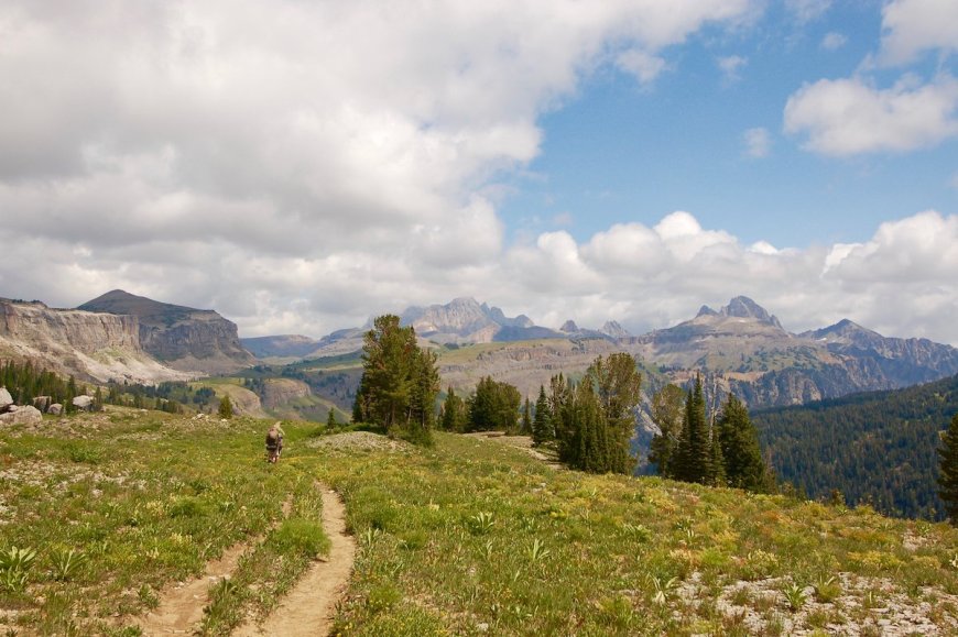 A Hiker’s Guide to The Teton Crest Trail