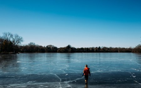 How Can You Test for Safe Ice for Crossing During Winter Hiking?