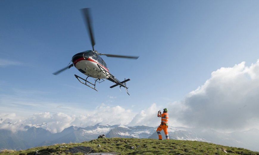 How to Signal to Rescue Aircraft and Helicopters like Bear Grylls