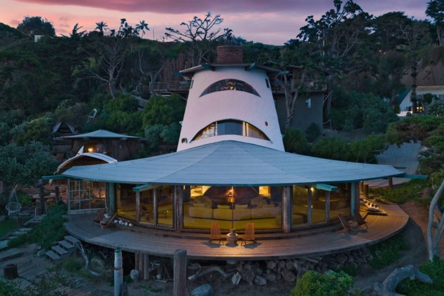 Artsy Malibu Dream House, the Sandcastle, Hits the Real Estate Market