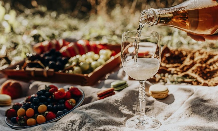 12 Expert Tips for a Cozy Fall Picnic
