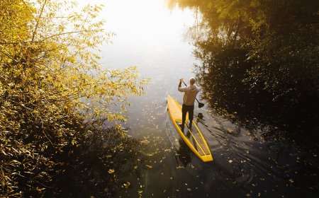 8 of the Best Places to Paddleboard in Fall