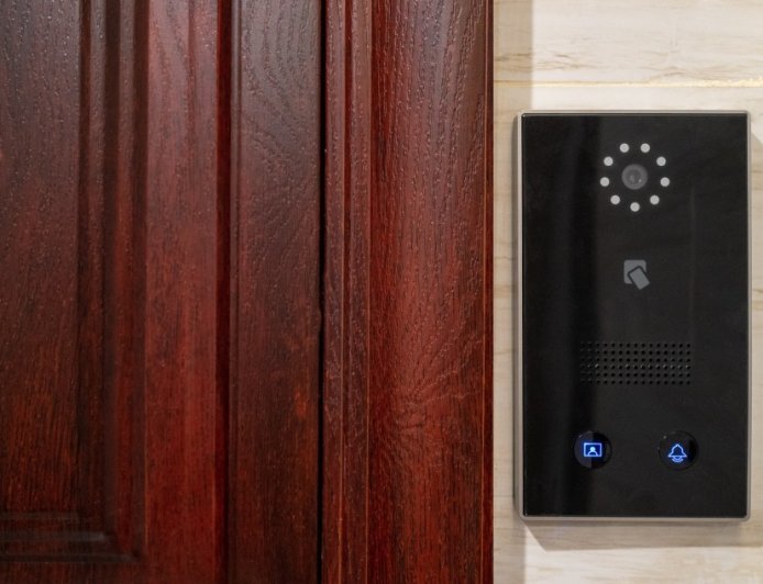 California Resident Is Shocked At Surprise Ding Dong Ditcher