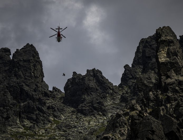 Viral Video: Internet Trolls Harass Hikers After They Called for Help