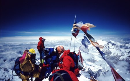 Have Everest Guides Been Drugging Climbers as Part of a Scam?