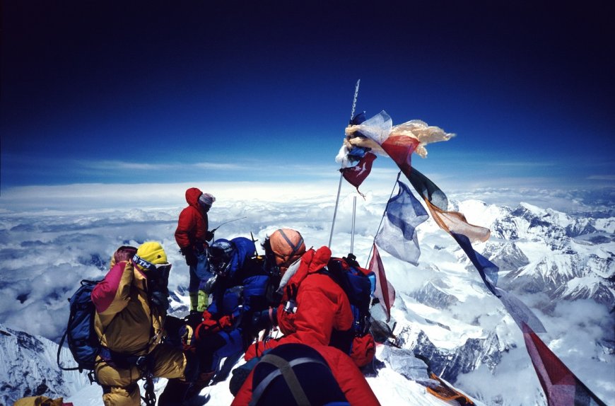 Have Everest Guides Been Drugging Climbers as Part of a Scam?