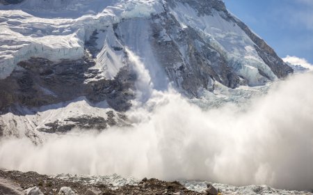 Avalanche Hits Climbers at Mount Everest Camp 1 (Video)