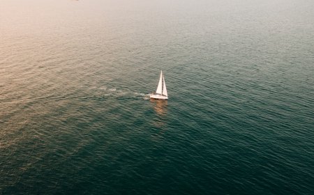18 Year Old Successfully Sails Solo From California to Hawaii