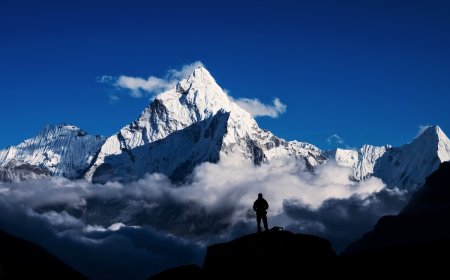 Two Mountaineers Die During Their Mount Everest Descent