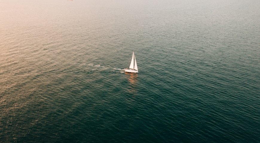 18 Year Old Successfully Sails Solo From California to Hawaii