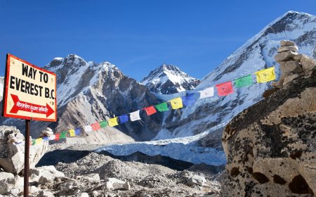 The Everest Sherpa Left for Dead Survived on Ice and Chocolate