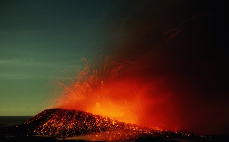 ‘Look at This Magic’: Rainbow Appears Next to Erupting Volcano