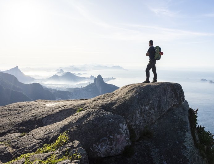 Hiker Falls 500 Feet From Rock in Rio de Janeiro (Video)