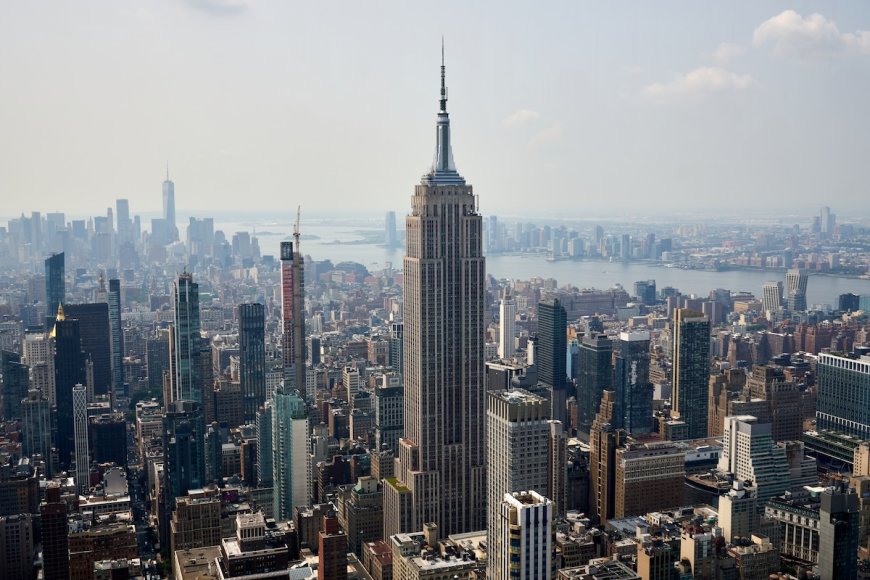 Couple Climbs Empire State Building, Gets Engaged and Charged