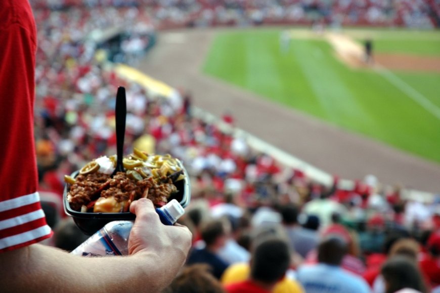 Mystery Animal Grabs Snacks Around Fans’ Feet at Mets Stadium
