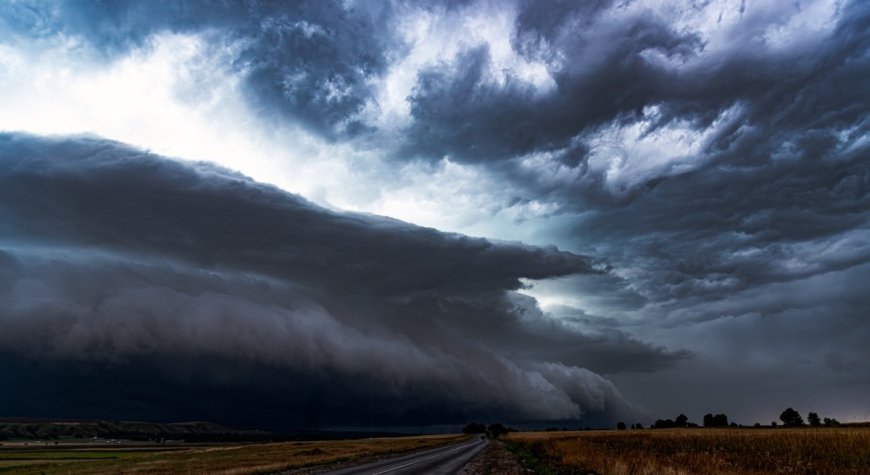 WATCH: Massive Shelf Cloud Looks Like Tsunami in the Sky